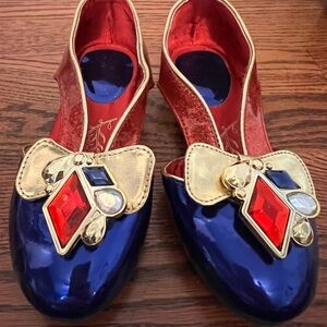 Little girls Disney Snow White Shoes Size 11/12